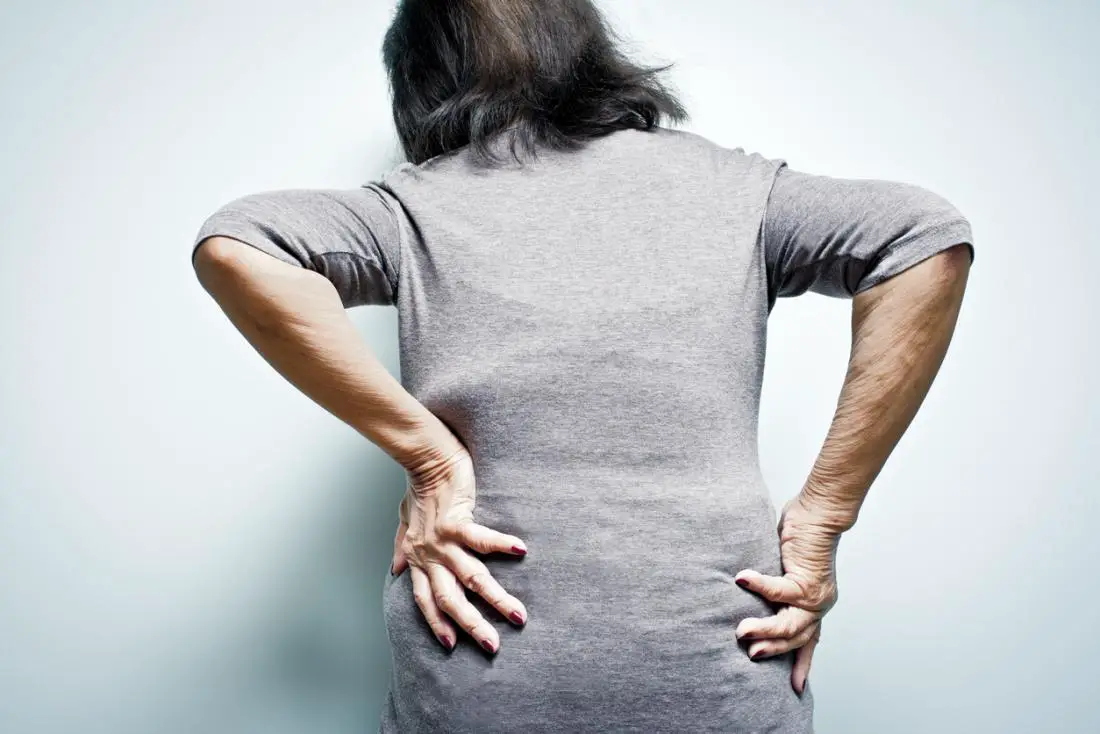 Lumbar arthritis: Symptoms, causes, and diagnosis