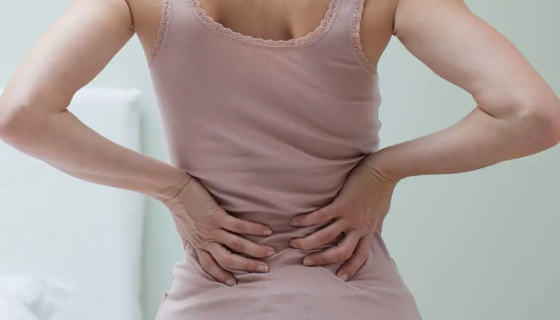 Middle back pain: Causes, treatment, and exercises