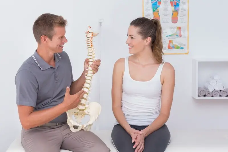 Should I Visit a Doctor or Chiropractor for Back Pain?